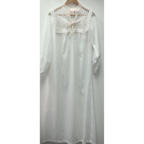 Iris Lingerie Other - VTG "IRIS LINGERIE" W/EMBROIDERY & FRENCH BOBBIN LACE NIGHTGOWN Cottagecore Med